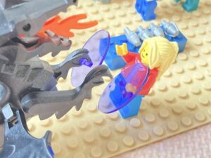 20241127 レゴで作った「とある街の武器屋」