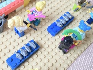 20241127 レゴで作った「とある街の武器屋」