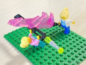 20241127 レゴで作った「とある街の武器屋」