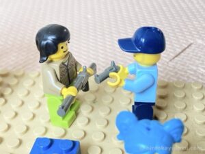 20241127 レゴで作った「とある街の武器屋」